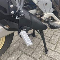 VSVV-6MM : Kit poggiapiedi per passeggero regolabile Bruudt Honda NT1100